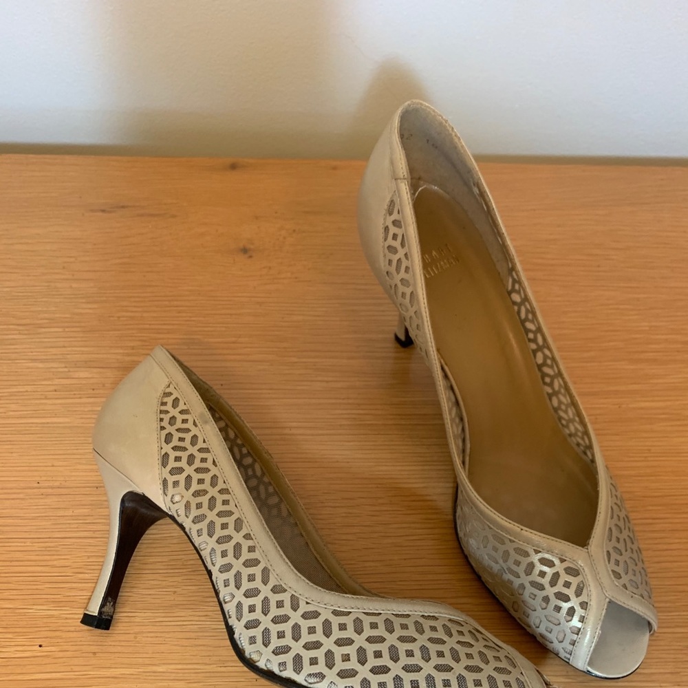 Nude Stuart Weitzman heels